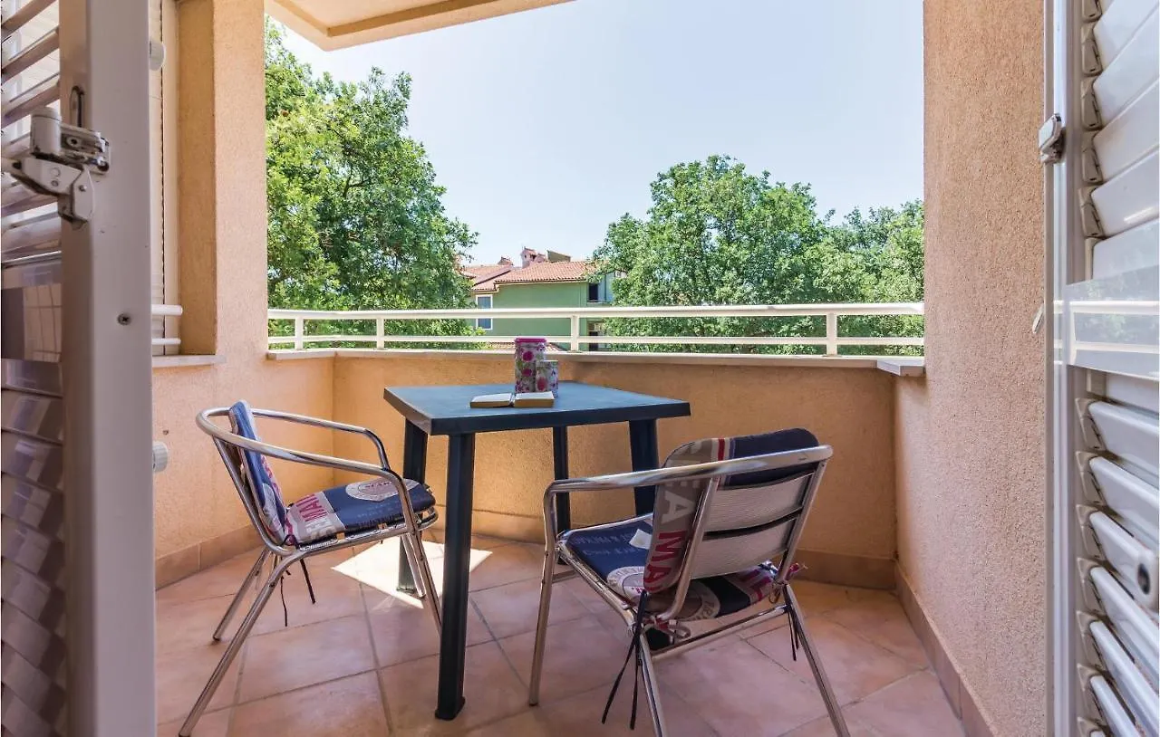 Amazing Apartment In Medulin With Kitchen